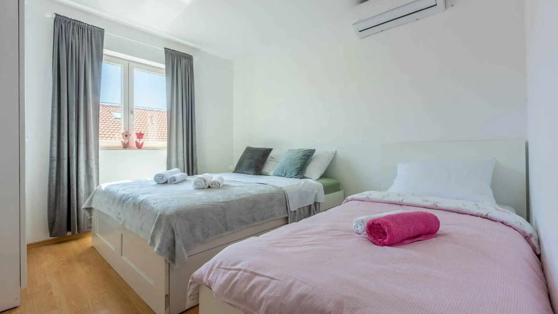 Apartment In Selce 42955