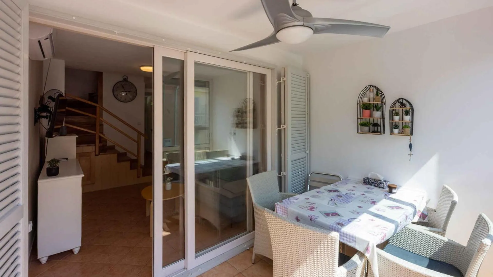 Apartment In Selce 42955