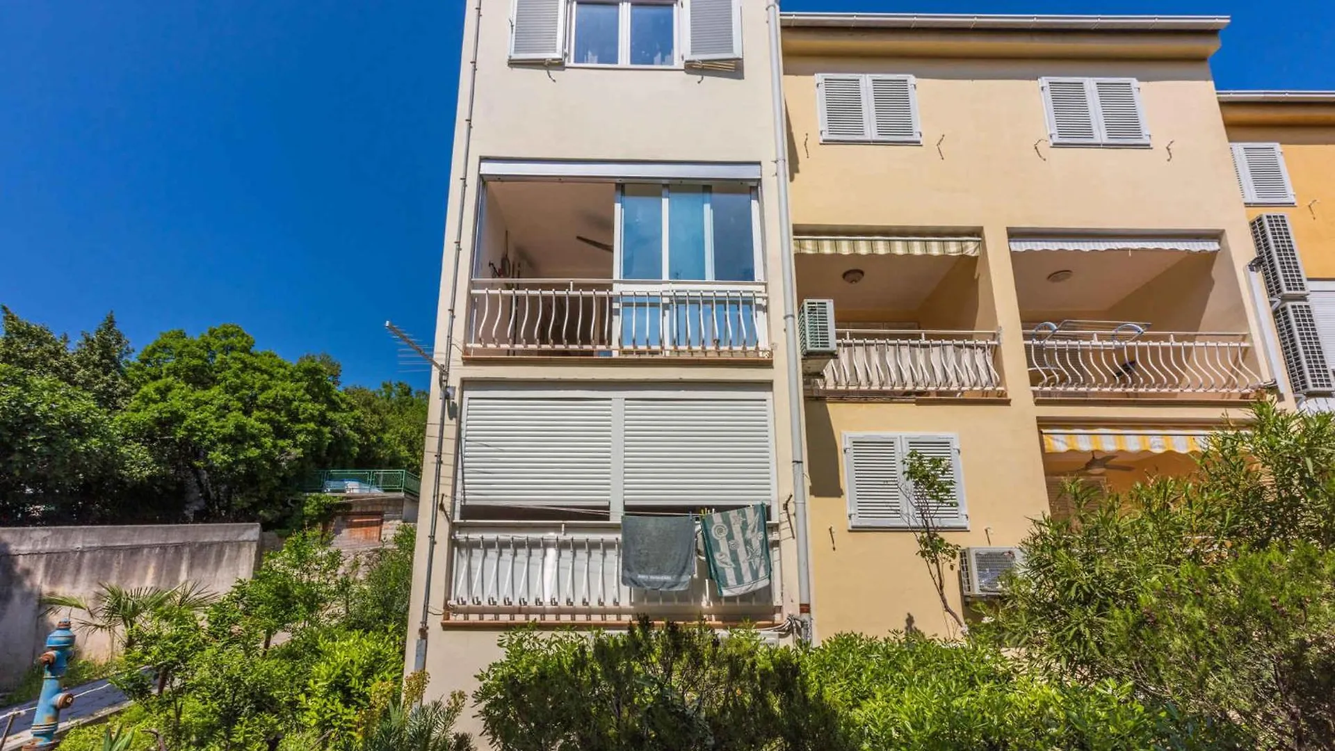 Apartment In Selce 42955